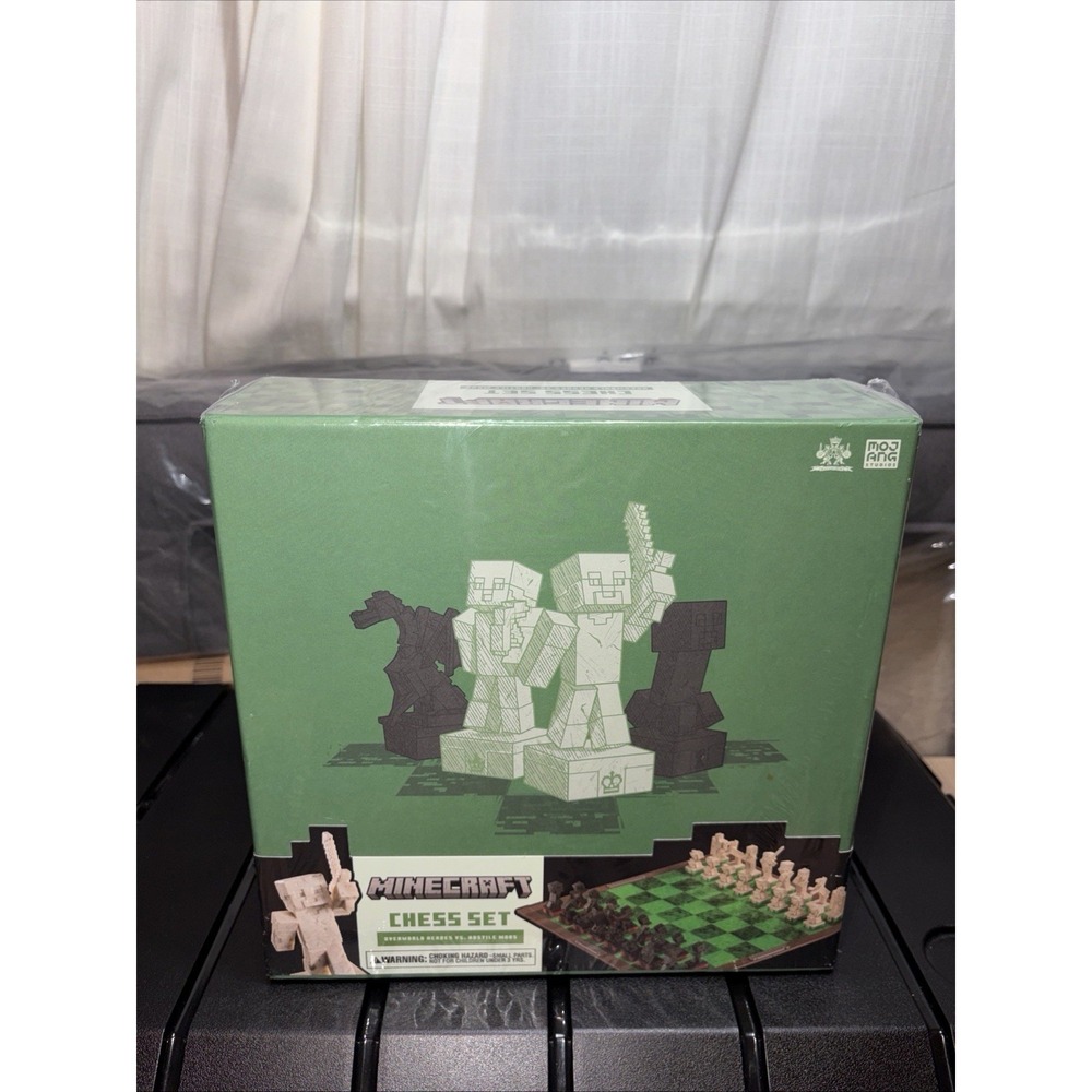Minecraft Chess Set - Overworld Heroes vs Hostile Mobs (NEW SEALED IN BOX) - Picture 10 of 10